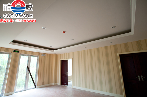 ����������{