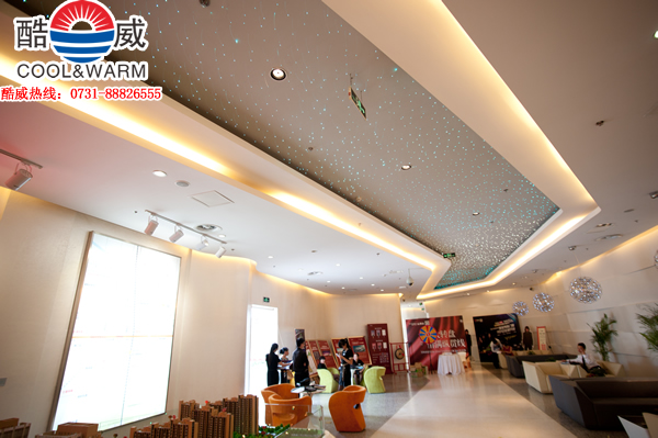 ����������{